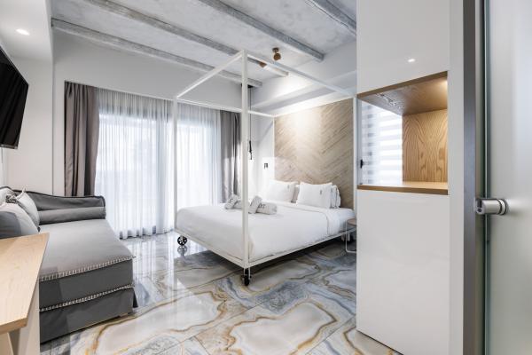 The suite has a Cocomat ecological mattress, an anatomic sofa bed and features a private bathroom equipped with all the necessary care products of the well-known NUXE Company.