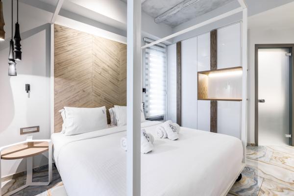 Experience the dream and luxury with the backdrop of the glorious light of the Greek sun and let your mind and soul travel to the magical blue of the Aegean

 

 