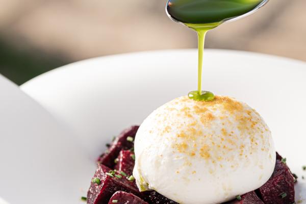 In a unique green area, where everything is in harmony with the enchanting natural environment of Chalkidiki, we invite you to experience an authentic Greek gastronomic experience in 'Canela by Blue Carpet' restaurant.