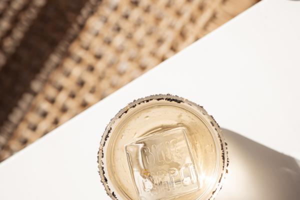 Come to relax in the clean and cool environment of the beach, taste tasty delicacies enjoy the luxurious services and amenities that our hotel offers and get ready for a day full of sun and sea.