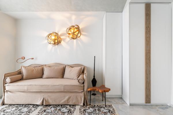 Η Deluxe Suite Indoor Jacuzzi with Sea View είναι μια από τις πιο πολυτελείς σουίτες του καταλύματος μας. 