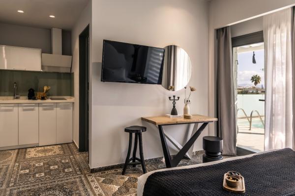 The king-size bed with Cocomat Eco-Friendly mattress will relieve you and free NUXE care products will offer you a kind treatment. 