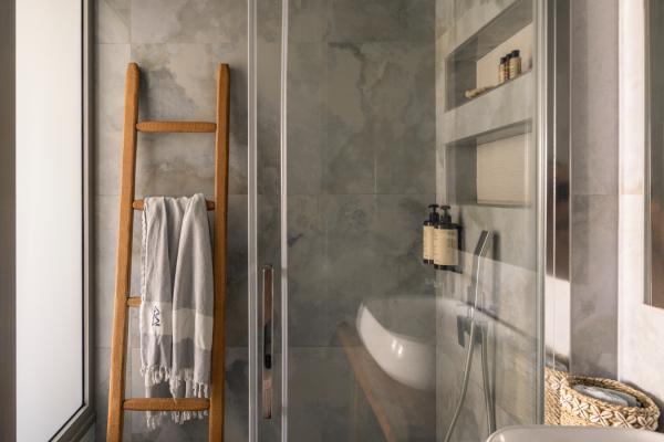 The Cocomat ecobrom bed, the private bathroom with all the necessary care products of the well-known Nuxe company and all the luxurious amenities of our suites will take you to an ideal world of relaxation and enjoyment.