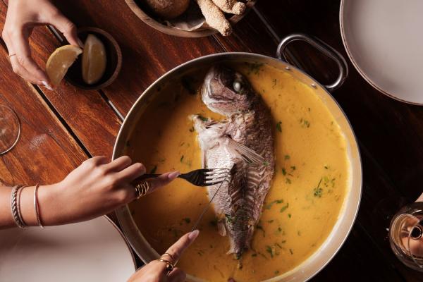 Restaurant Blue Carpet Luxury Suites 