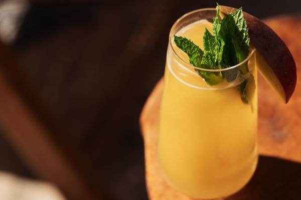 Restaurant Blue Carpet Luxury Suites 