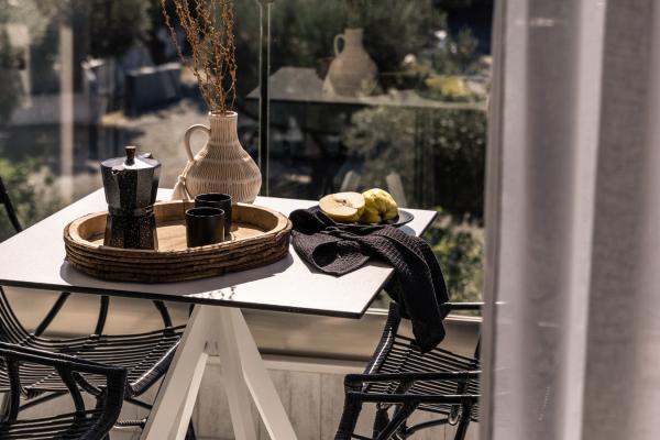 They are designed to offer a unique stay experience, with their layout guaranteeing a comfortable and functional hospitality of a four-member family or two couples.