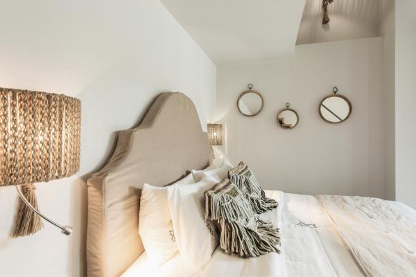 The 2-level suites are built on the highest level and have amazing views of the green landscape of Halkidiki.