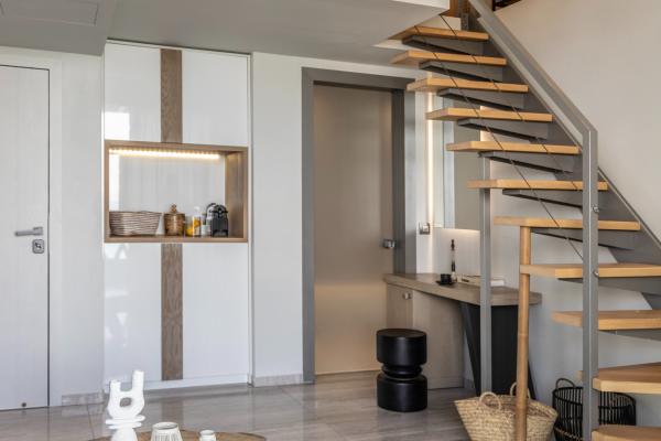 They have a downstairs bathroom and a shower in the top, both fully equipped with all the necessary care products of the well-known NUXE Company. 